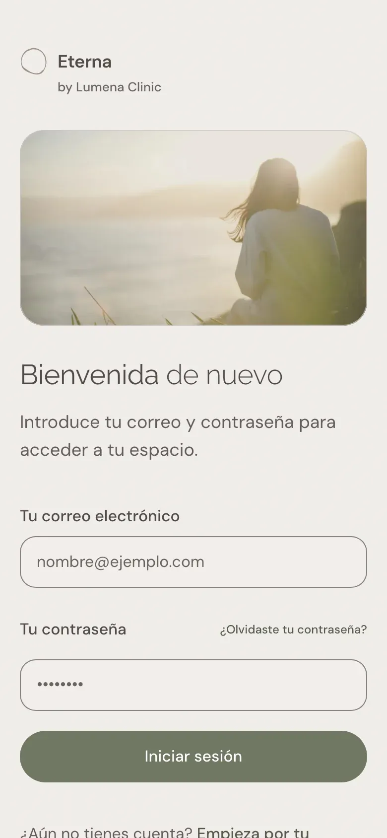 La pantalla de acceso de la App Eterna: «Bienvenida de nuevo», con los campos de correo y contraseña y el botón «Iniciar sesión».